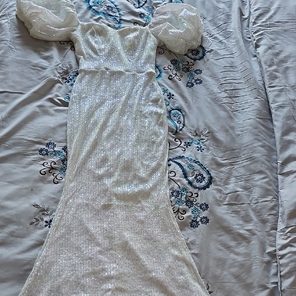 Elegant White Gown with Puff Sleeves